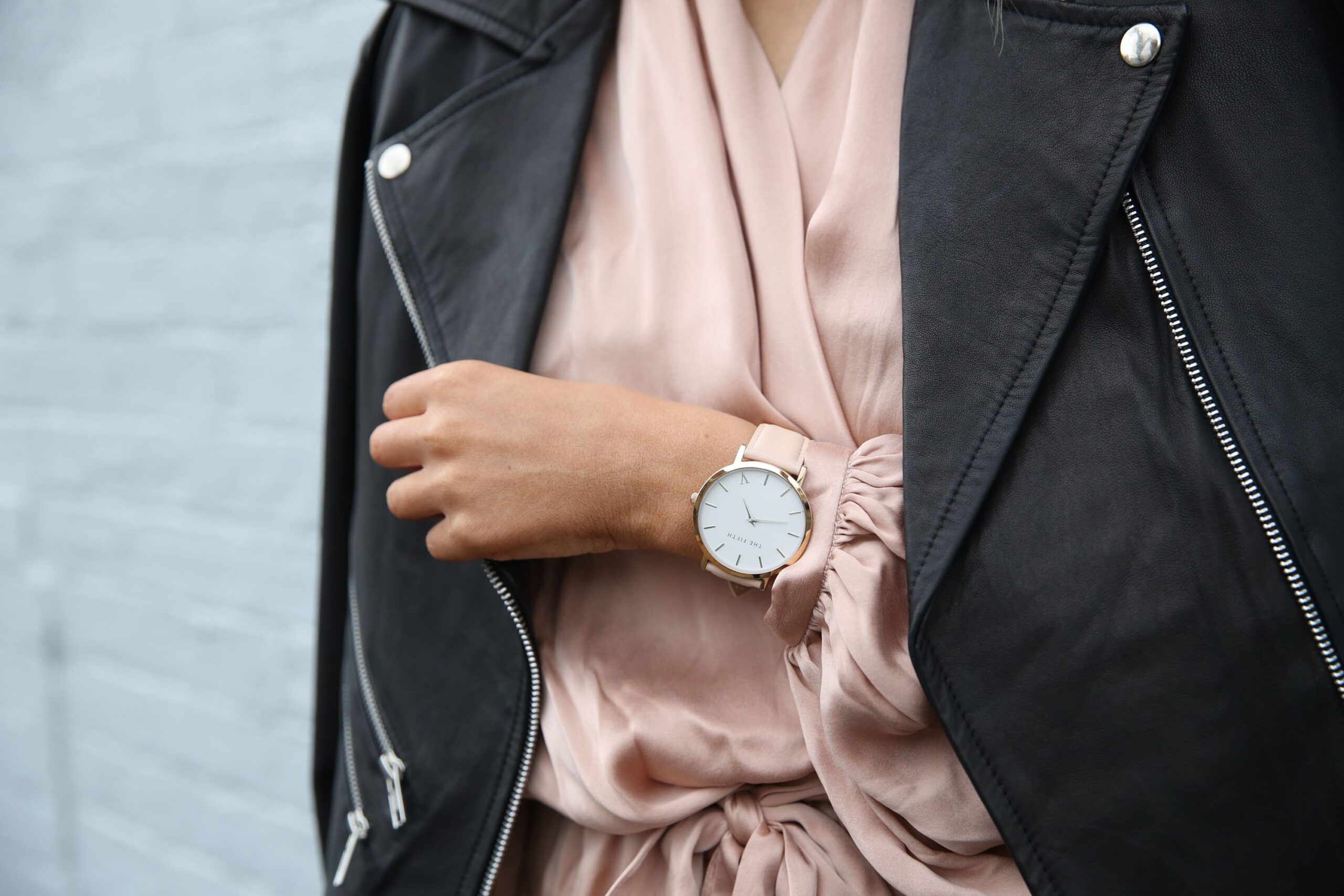Wearable Solutions For Camouflaging Your Midsection